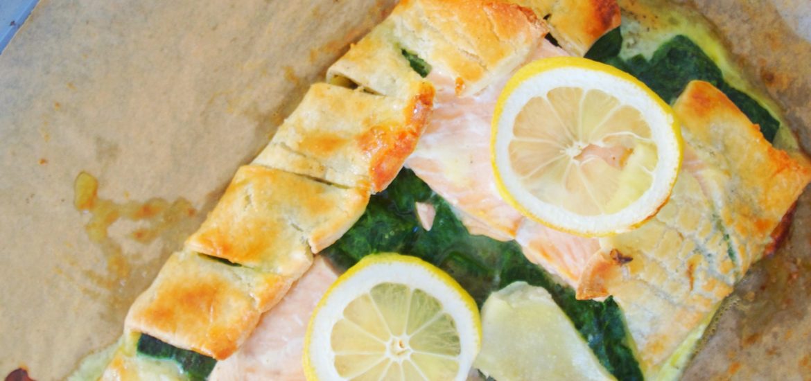 glutenfreie Blätterteigtaschen mit Lachs und Spinat